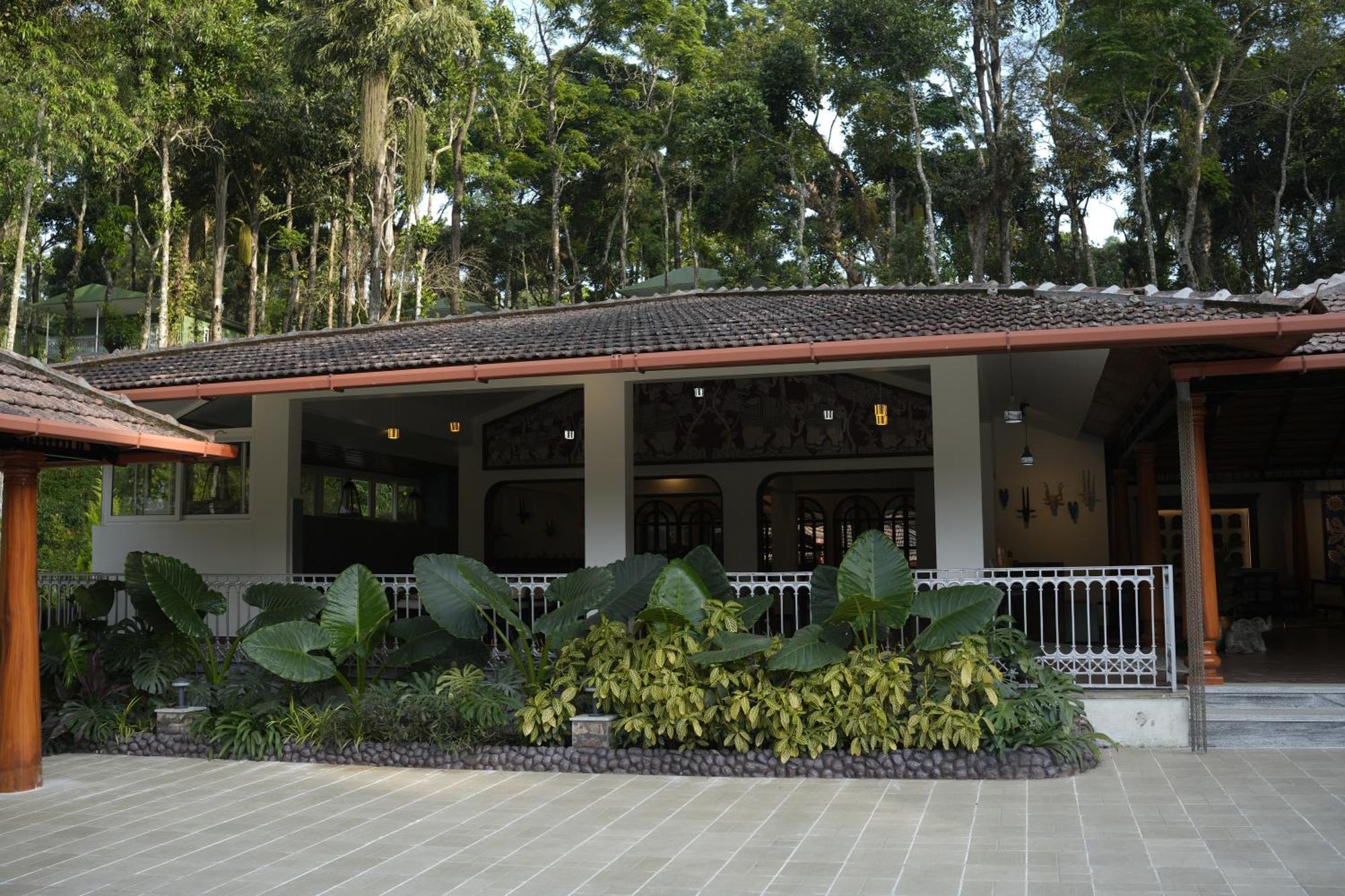 Regenta Resort Sakleshpur Exteriör bild