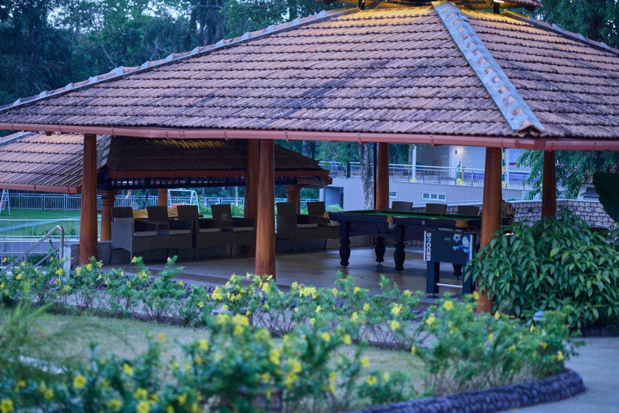 Regenta Resort Sakleshpur Exteriör bild